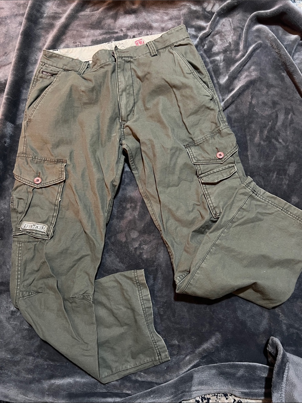 Men's Olive Cargo Pants - By FREE WORLD
32X29  6 Pockets 100% Cotton